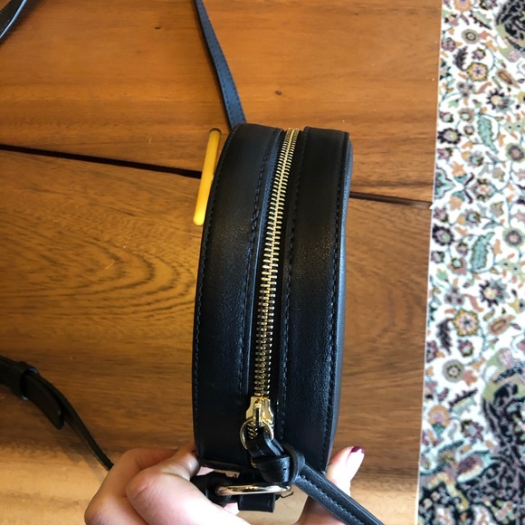 GAP Black Round Crossbody - Picture 6 of 8
